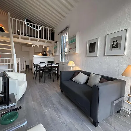 Maison Typique 4 Pieces Avec Terrasse, Proche Et Centre, Garage Privatif, Climatisation, - Fr-1-225c-136 * Banyuls-sur-Mer